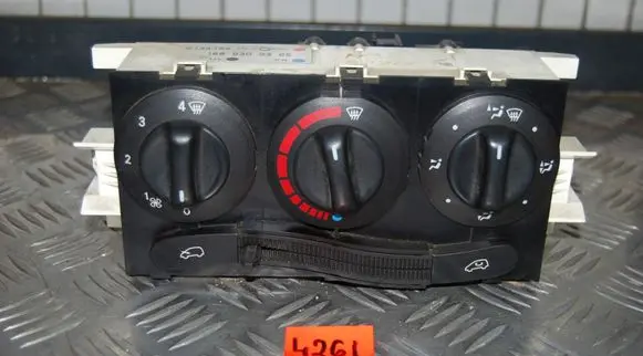 Mercedes-Benz A W168 Climate control unit 1688300385