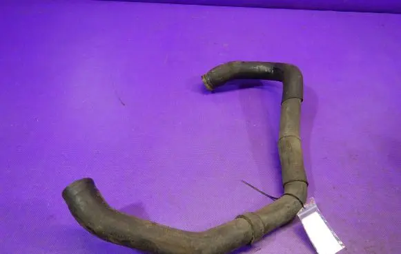 Volkswagen PASSAT B6 Engine coolant pipe/hose