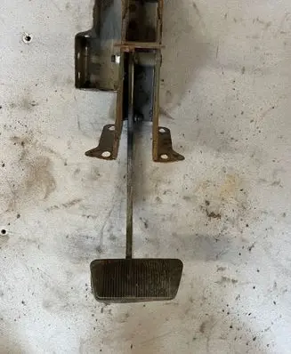 Jeep Cherokee XJ Brake pedal 