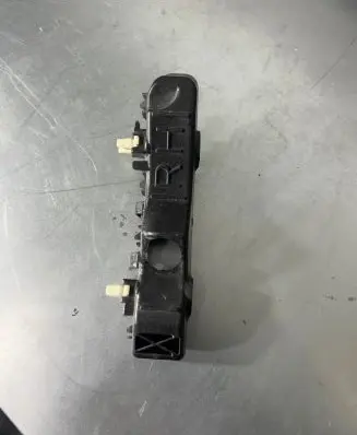 Fender mounting bracket