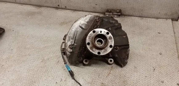 BMW X5 E53 Front wheel hub spindle knuckle 