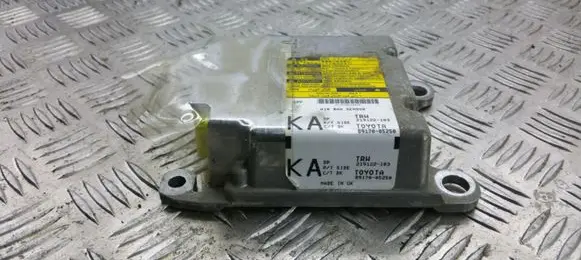 Toyota Avensis T270 Airbag control unit/module 8917005250
