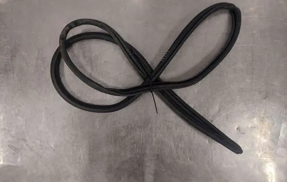 Toyota Sienna XL40 IV Front door rubber seal