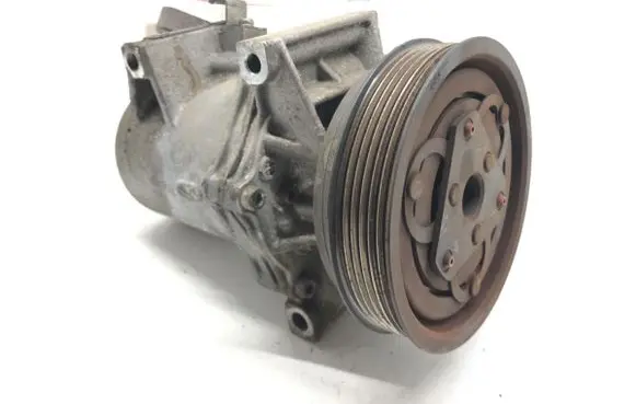 Renault Fluence Air conditioning (A/C) compressor (pump) 8201025121B