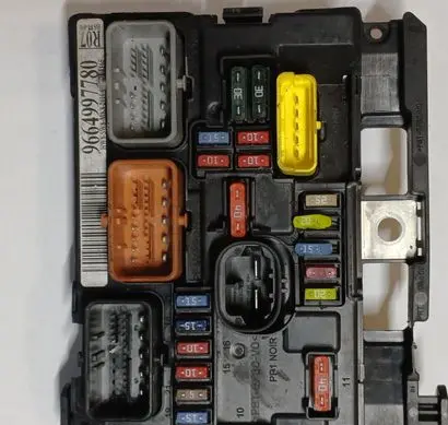 Peugeot 207 BSM Control unit 9664997780 BSMR0700 R07