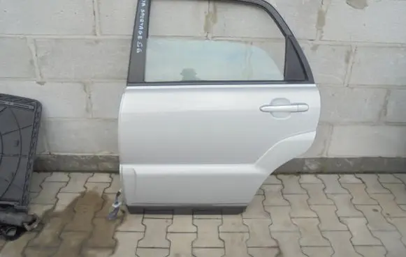 KIA Sportage Rear door
