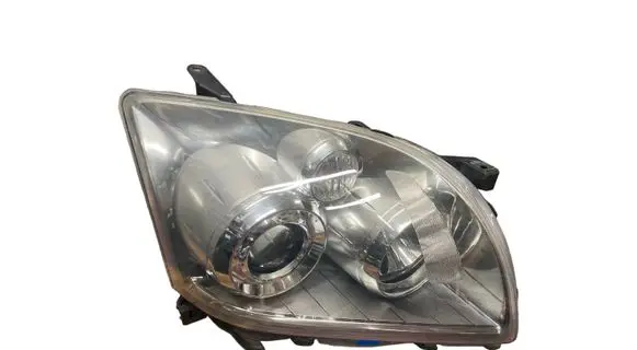 Toyota Avensis T250 Headlight/headlamp 8596724010