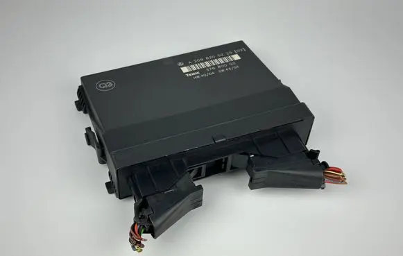 Mercedes-Benz CLK A209 C209 Comfort/convenience module A2098205226 376800GZ