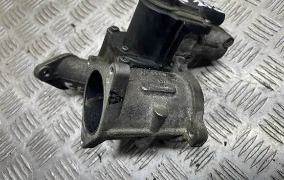Volkswagen Caddy EGR valve 03G129637A