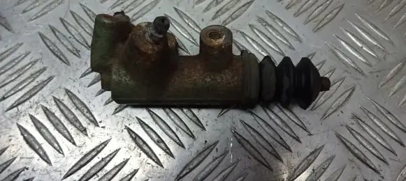 Toyota Corolla E120 E130 Clutch release bearing slave cylinder 