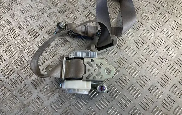 Subaru Forester SH Front seatbelt