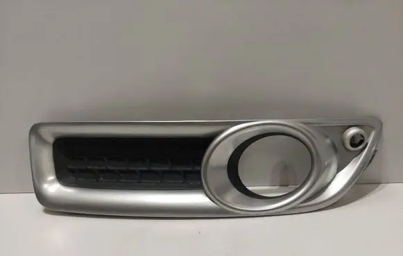Volvo V70 Front bumper splitter molding 30733035 30733029 30733027