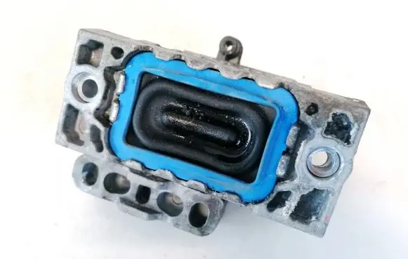 Volkswagen PASSAT B6 Engine mount bracket 1k0199262
