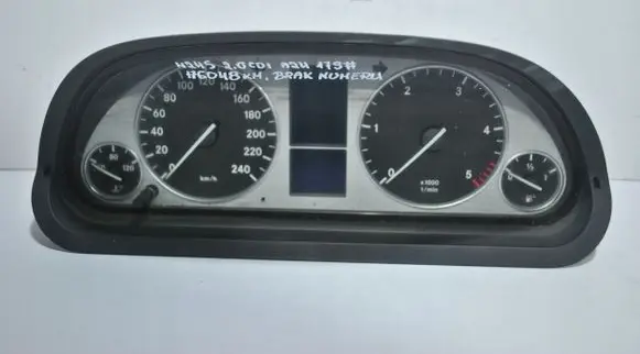 Mercedes-Benz B W245 Speedometer (instrument cluster) 176048KM