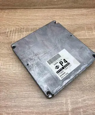 Nissan X-Trail T30 Engine control unit/module ECU 23710AU602 2758001364