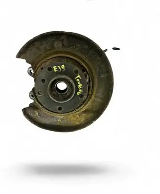 Rear wheel hub spindle/knuckle
