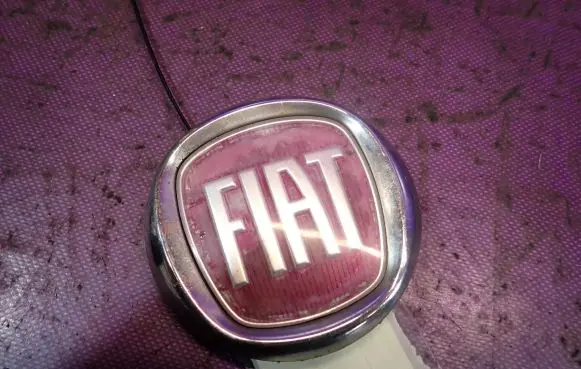 Fiat Seicento/600 Manufacturer badge logo/emblem 