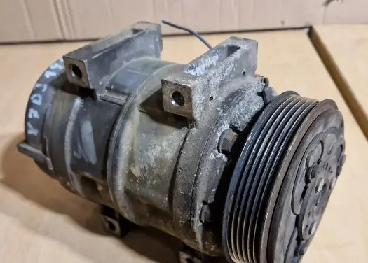 Volvo XC70 Air conditioning (A/C) compressor (pump)