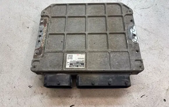 Toyota Yaris Engine control unit/module 896610DD40