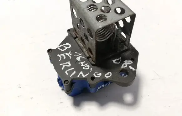 Citroen Berlingo Coolant fan relay 8241011