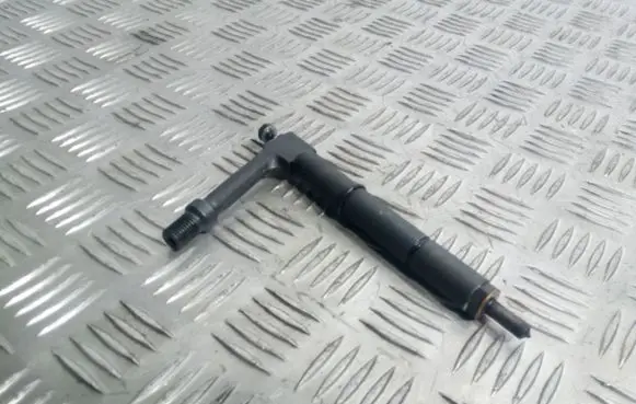 Nissan Almera Fuel injector