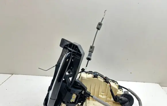 Mercedes-Benz S W221 Front door lock A2217202635