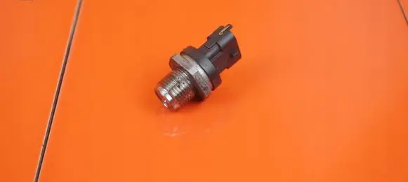 Renault Trafic III (X82) Fuel pressure sensor 0281006726 R9M413