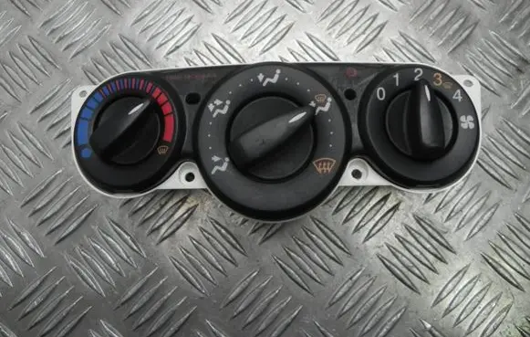 Ford Focus Climate control unit 98AB18C419AF Y941