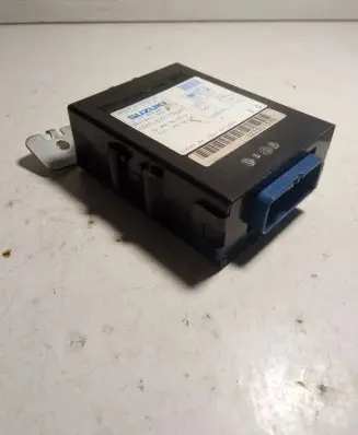 Suzuki Grand Vitara I Door central lock control unit/module 3719165D20 61B022000 022001378