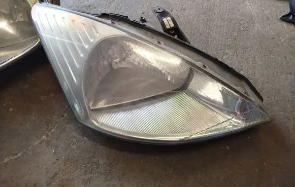 Ford Focus Headlight/headlamp XS4113005