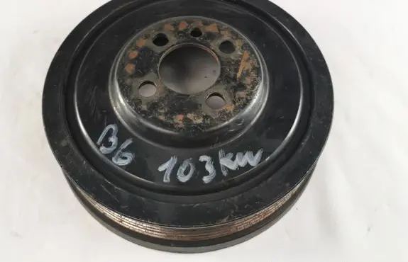 Volkswagen PASSAT B6 Crankshaft pulley 03G105243