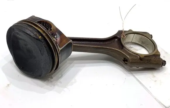 Volkswagen PASSAT B7 Piston with connecting rod 06LD
