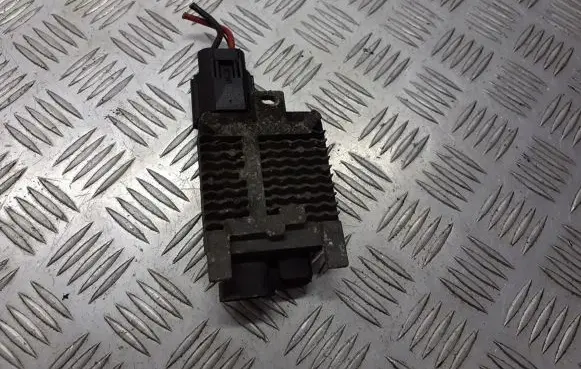 Ford Focus Coolant fan relay 940002904