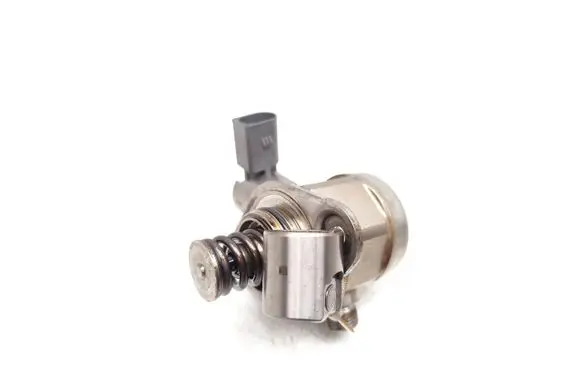 Volkswagen Scirocco Fuel injection high pressure pump 04E127025B 0261520261