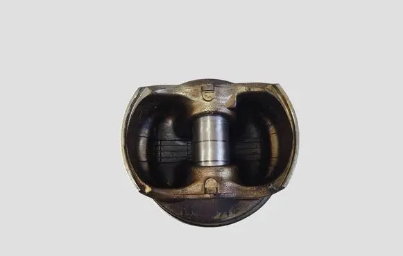 Volkswagen Golf V Piston 0000