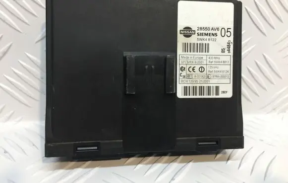 Nissan Primera Door central lock control unit/module 28550AV605