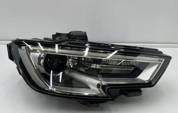Audi A3 S3 8V Headlight/headlamp 8V0941006E