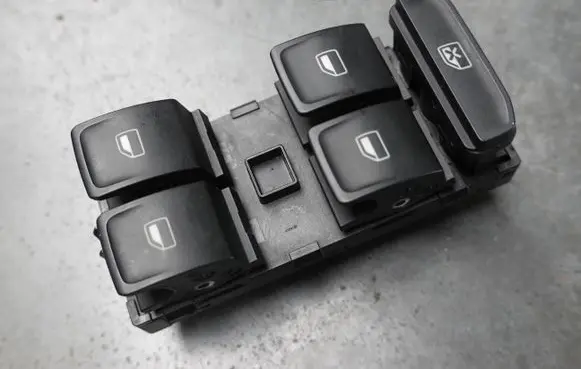 Volkswagen Golf VII Electric window control switch 5G0959857
