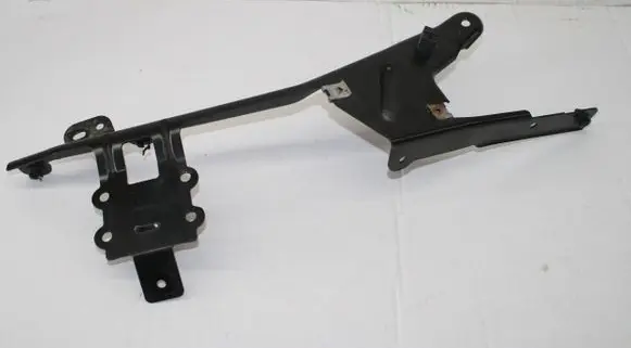 Porsche Panamera (970) Fender mounting bracket 970610201 97061020102