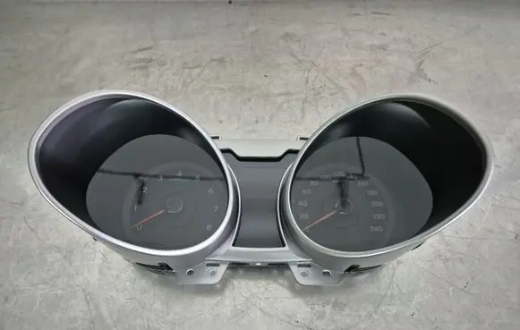 Hyundai Veloster Speedometer (instrument cluster) 940032V700