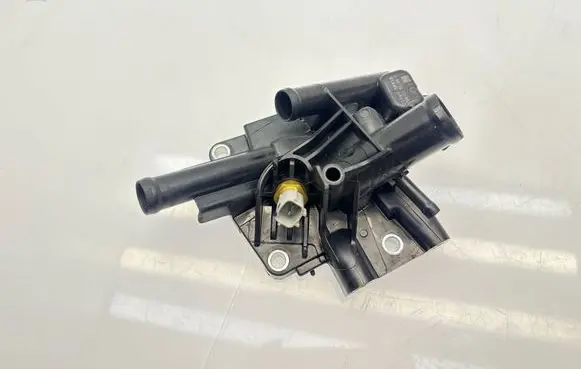 Nissan Juke II F16 Thermostat housing 110605RE1A