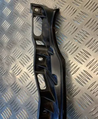 Volkswagen PASSAT B6 Front bumper mounting bracket 3C0807890