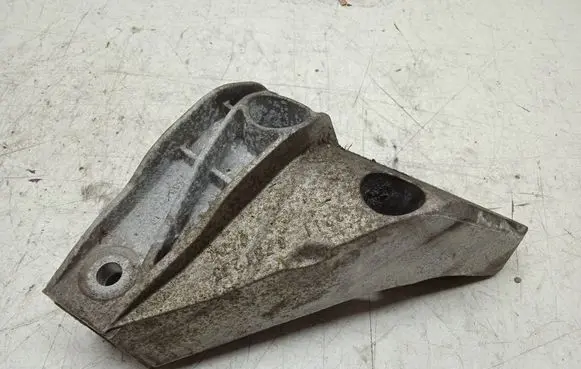 BMW 5 F10 F11 Engine mounting bracket 22116781233