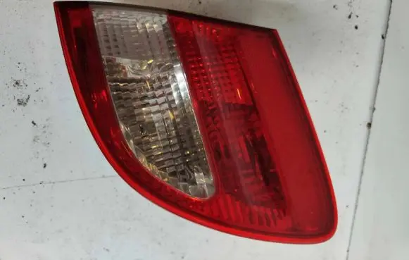 Mercedes-Benz E W211 Tailgate rear/tail lights A2118200777