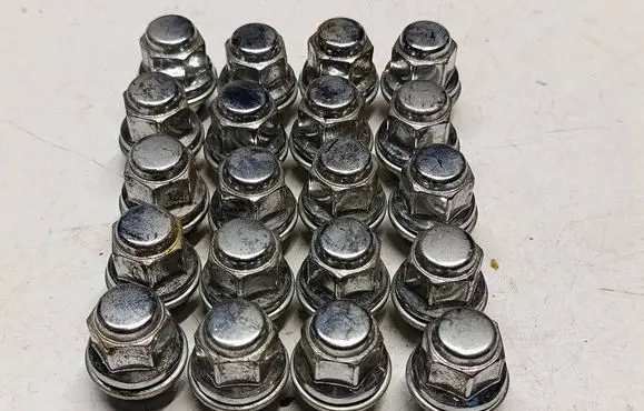 Toyota Yaris XP210 Nuts/bolts 35484848