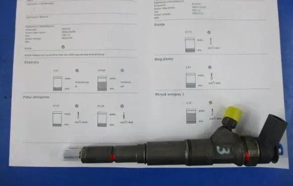 BMW 7 F01 F02 F03 F04 Fuel injector 7794435