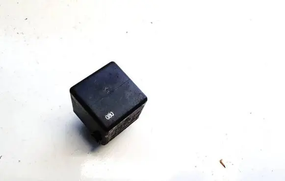 Mercedes-Benz S W220 Other relay a0025421319 v23134-b52-x336