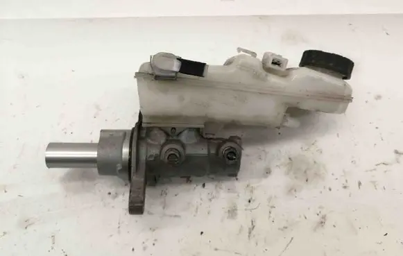 Master brake cylinder