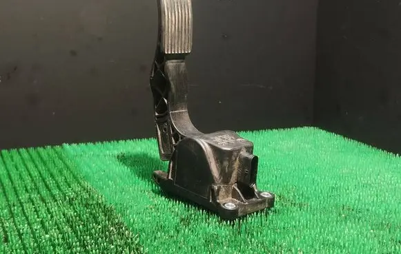Mercedes-Benz Sprinter W906 Accelerator throttle pedal A9063000404 0280755023 ZGS012Q015