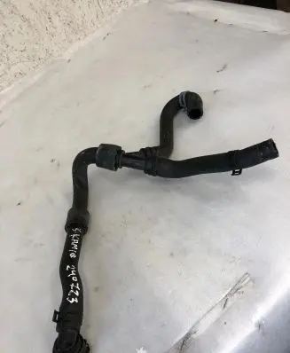 Skoda Kamiq Engine coolant pipe/hose 5q0122051e